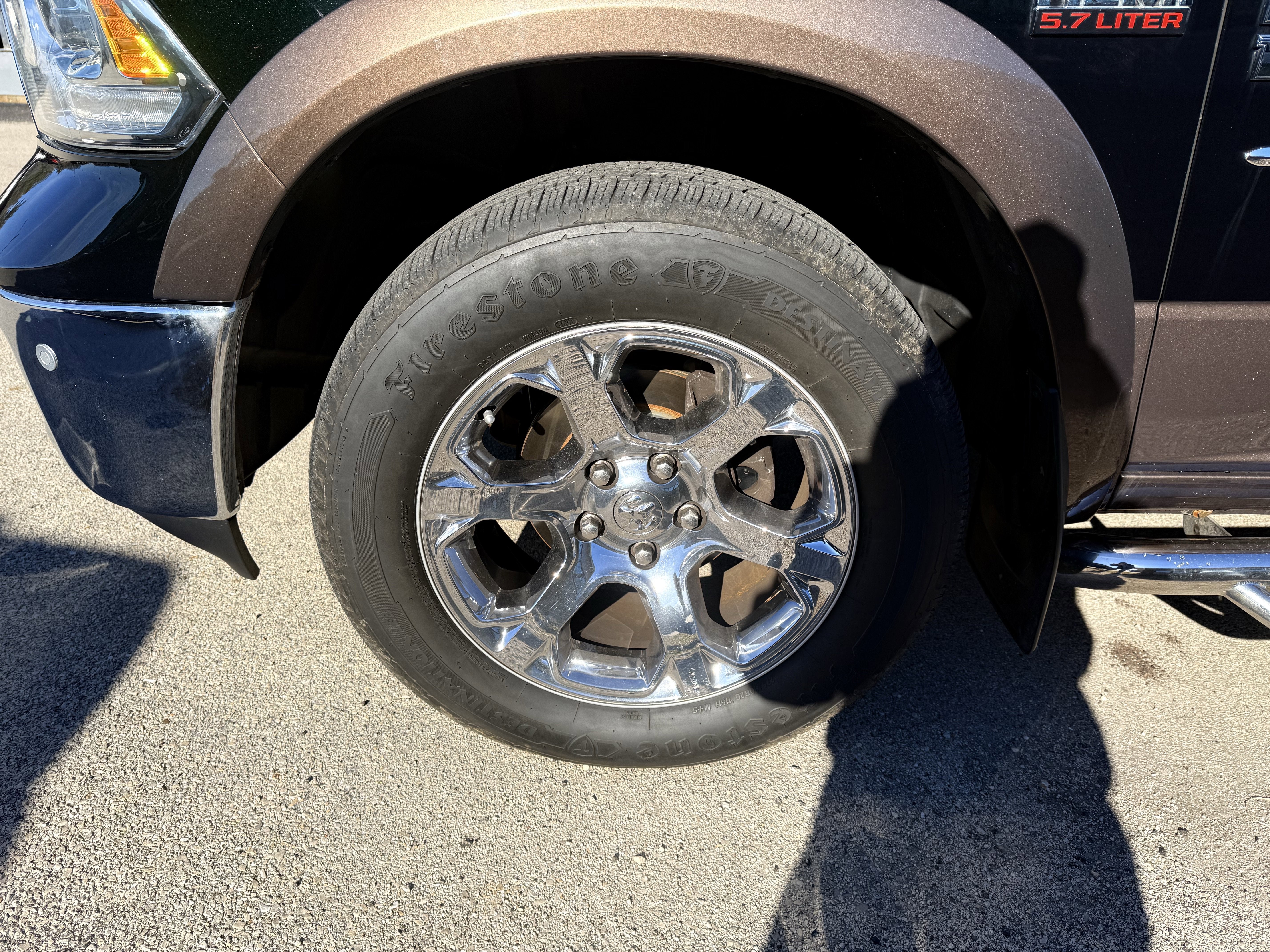 2017 RAM 1500 Laramie Crew Cab 4x4 5'7" Box