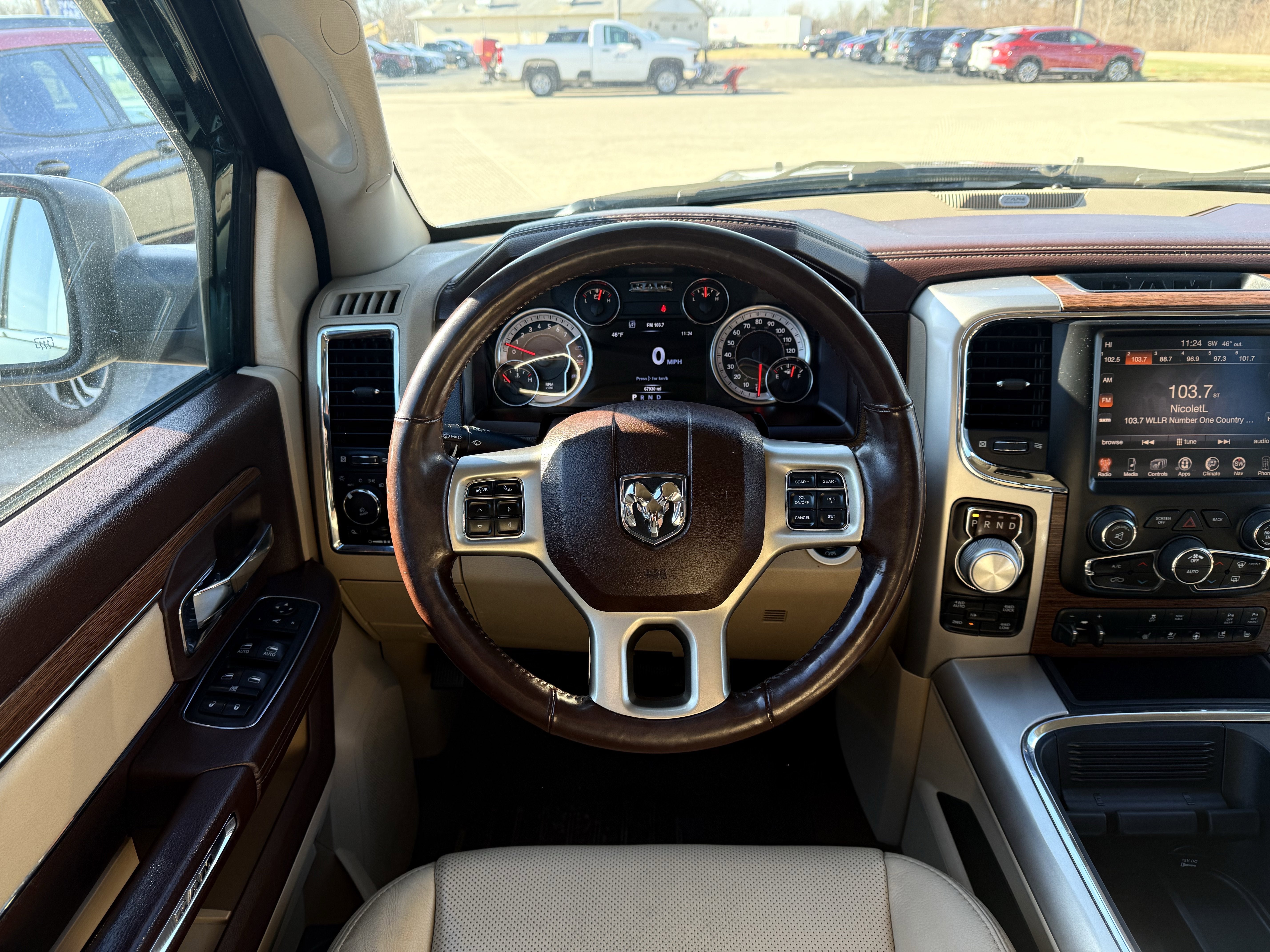 2017 RAM 1500 Laramie Crew Cab 4x4 5'7" Box