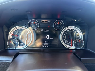 2017 RAM 1500 Laramie Crew Cab 4x4 5'7" Box