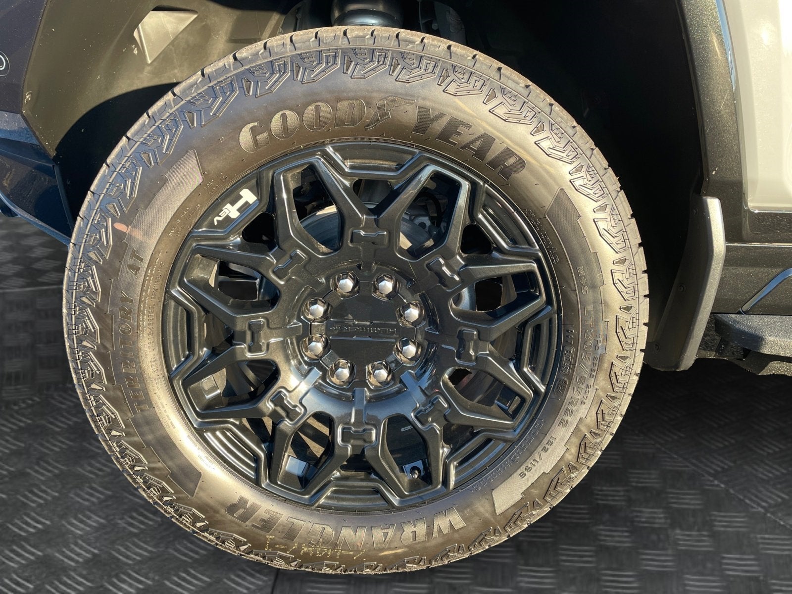 2025 GMC HUMMER EV SUV 2X