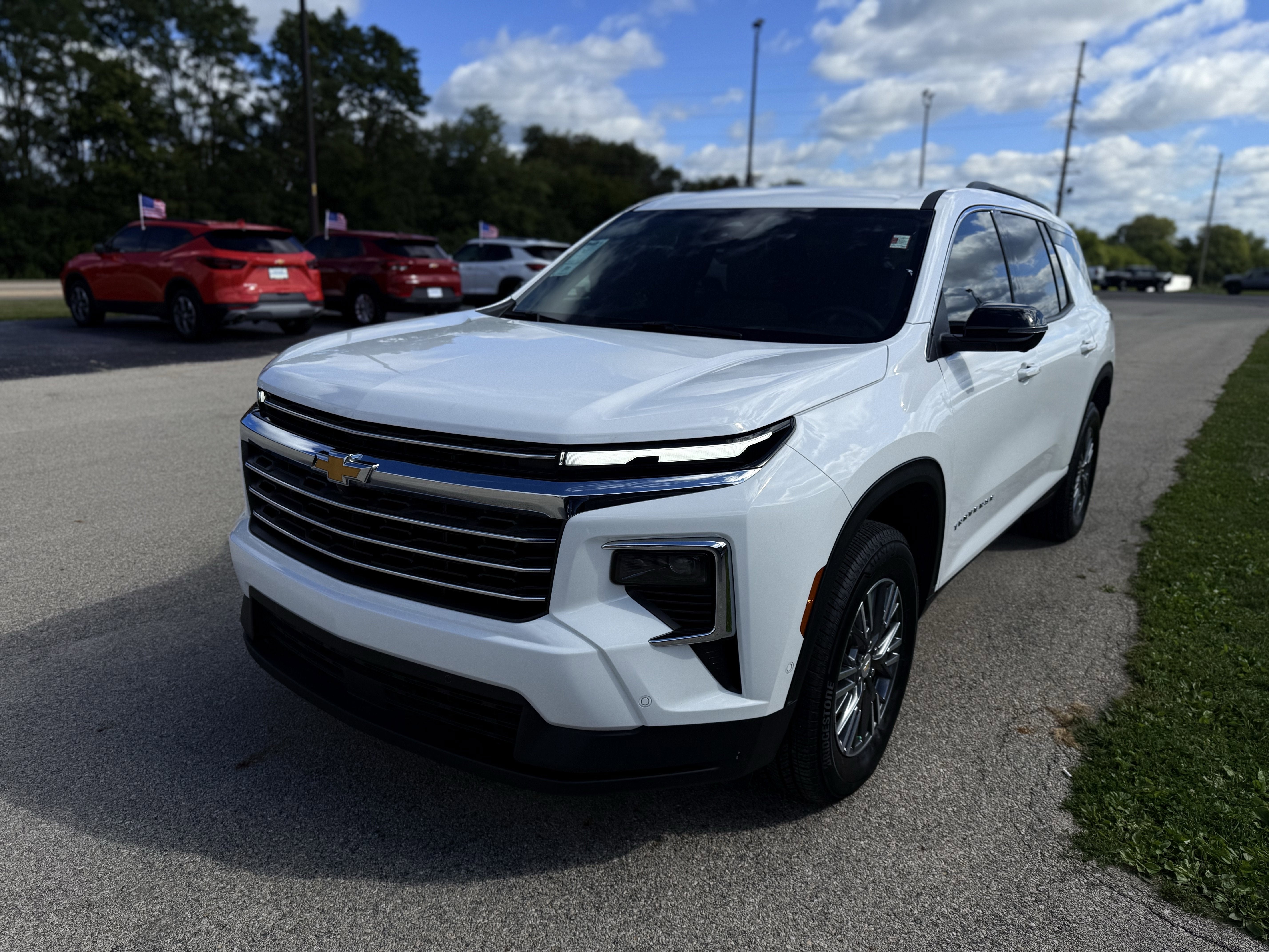 2025 Chevrolet Traverse LT