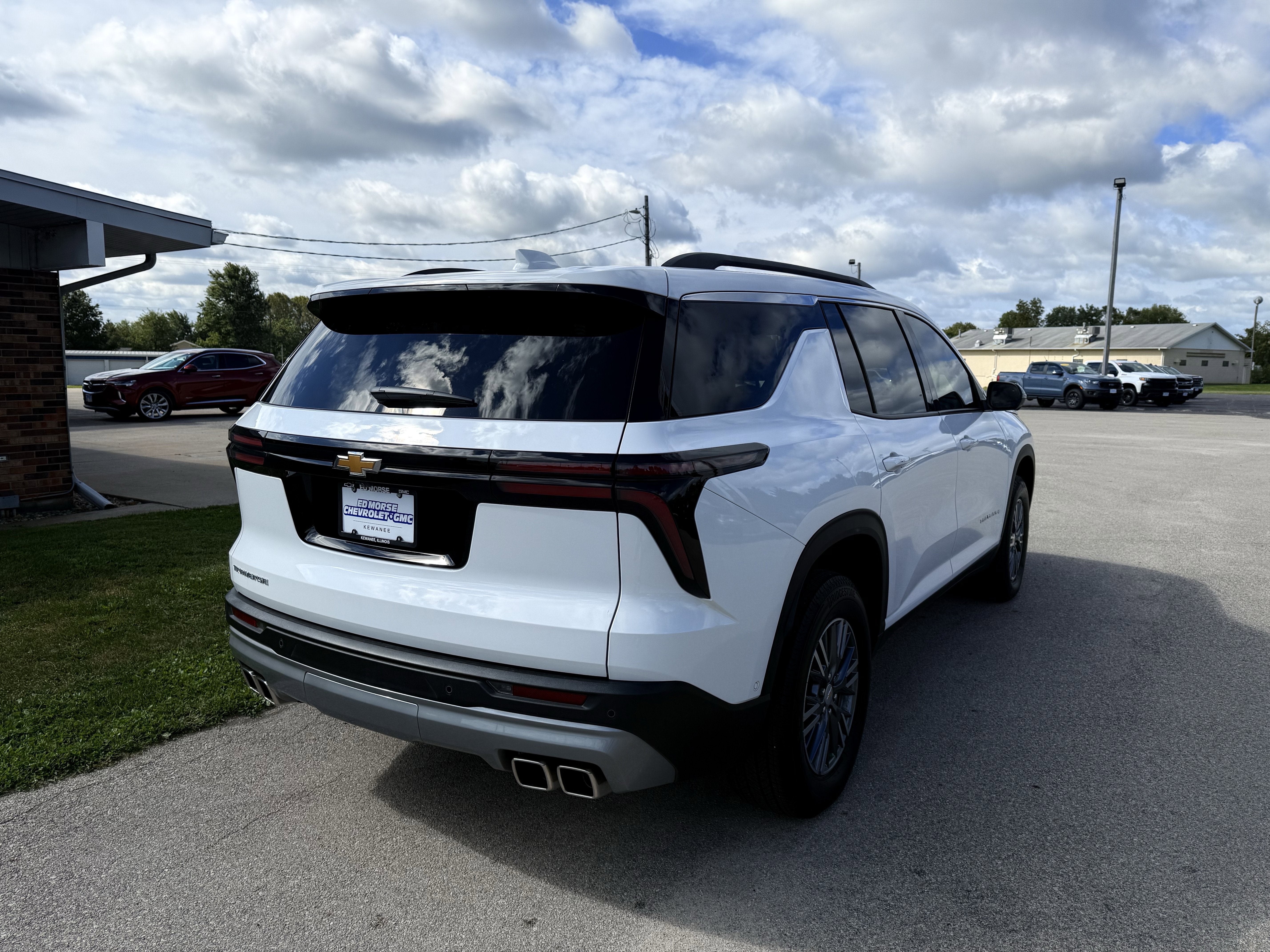 2025 Chevrolet Traverse LT