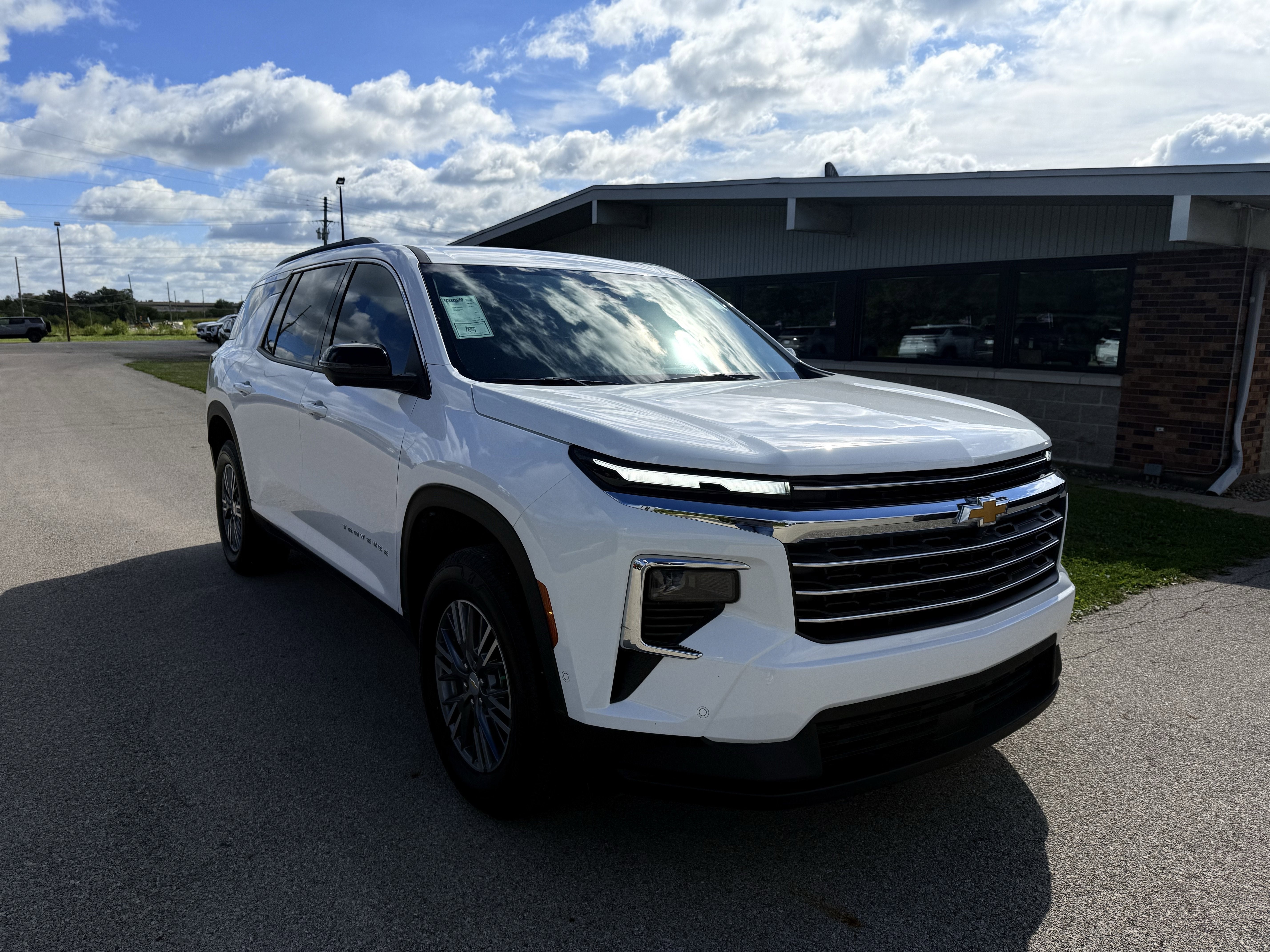 2025 Chevrolet Traverse LT