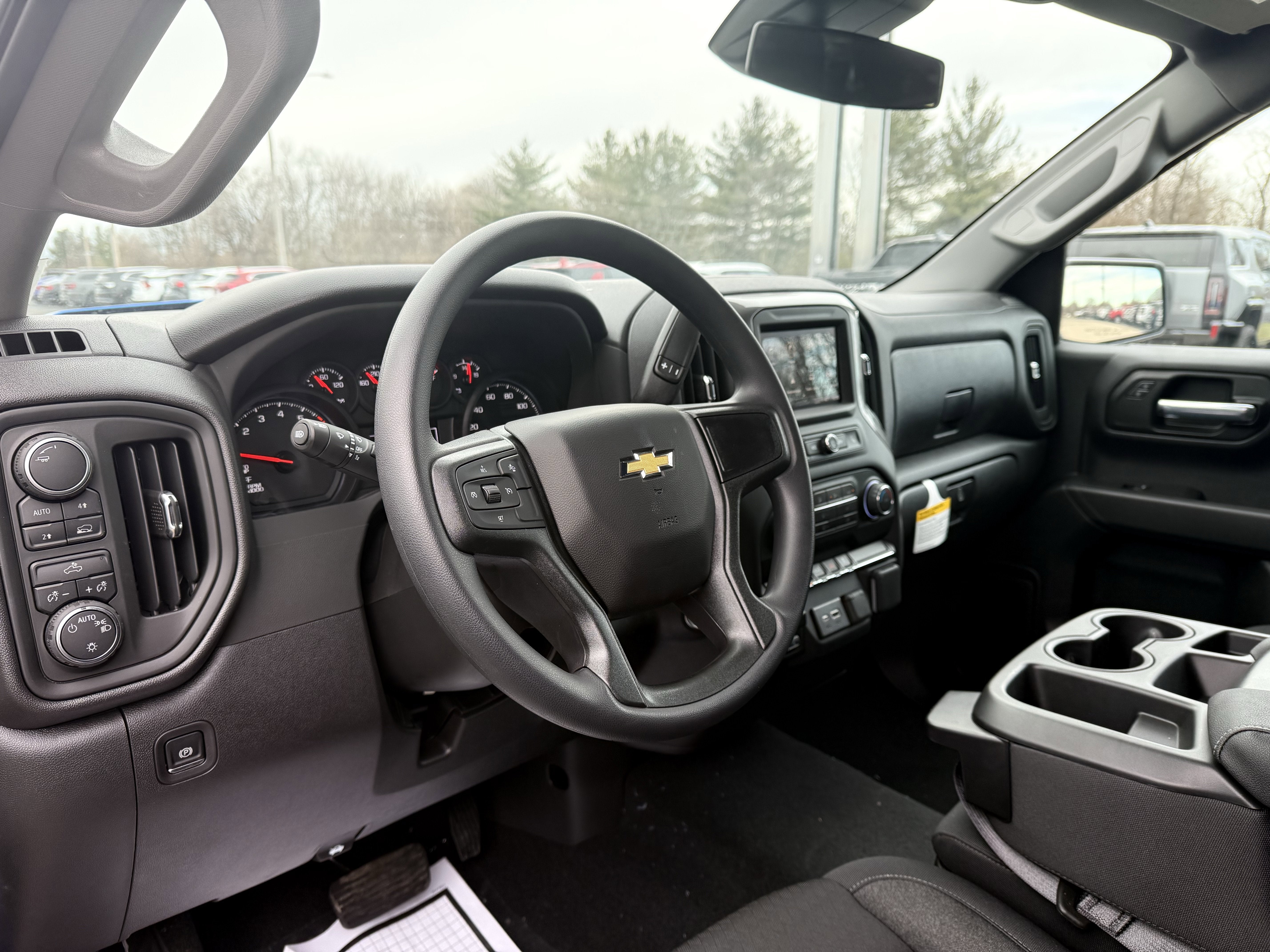 2025 Chevrolet Silverado 1500 Custom