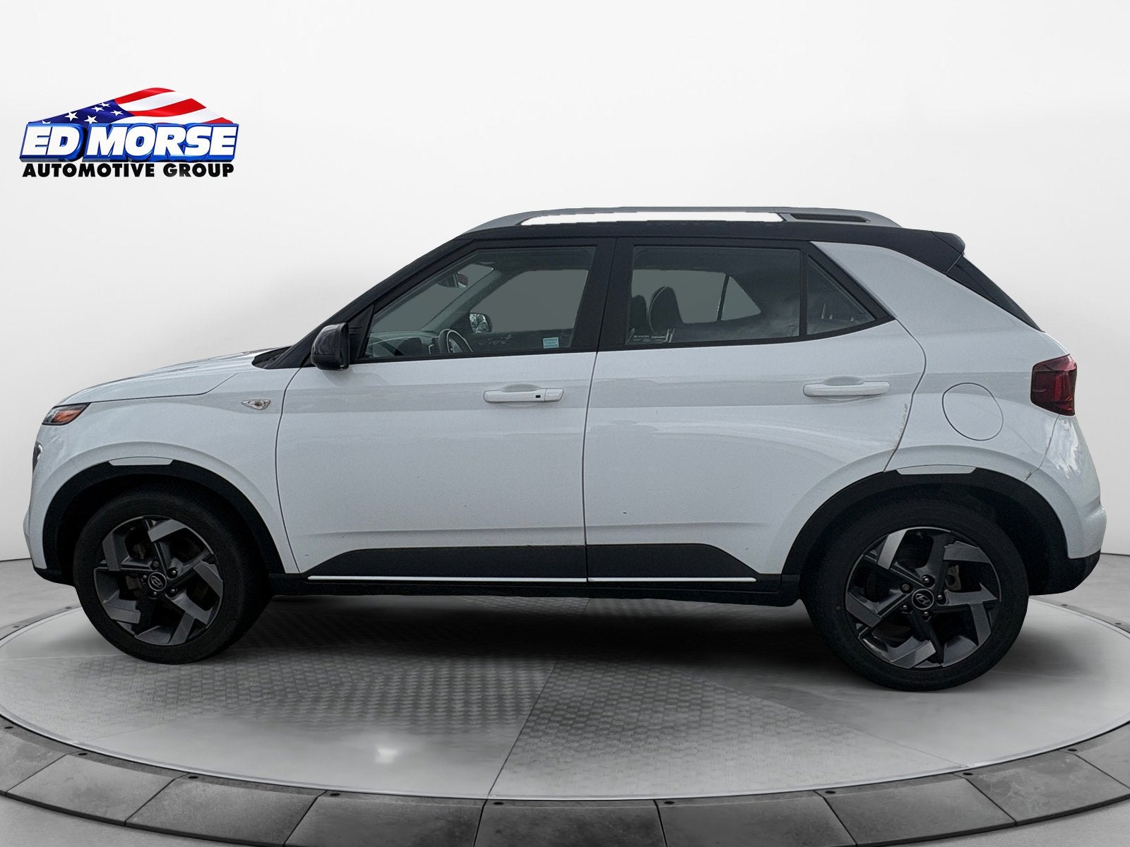 Used 2022 Hyundai Venue Limited with VIN KMHRC8A39NU132255 for sale in Kewanee, IL