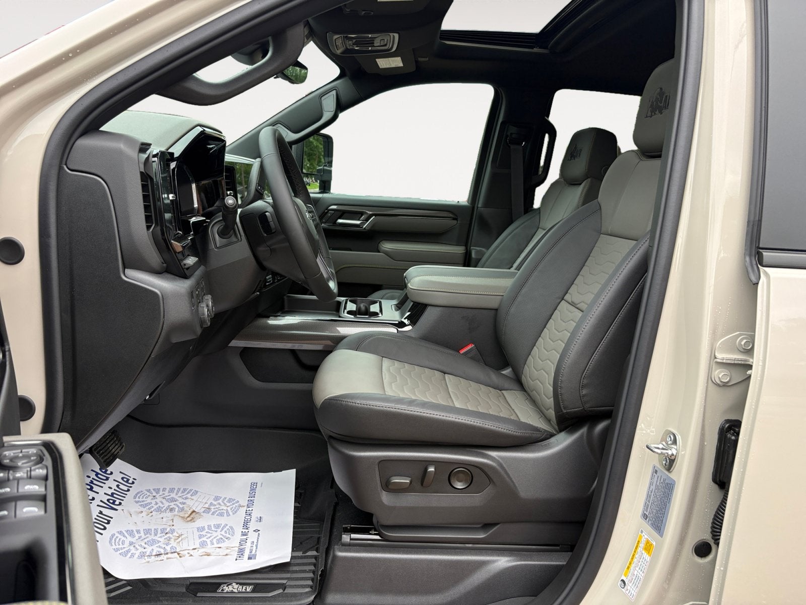 2026 Chevrolet Silverado 2500 HD ZR2 - Photo 9