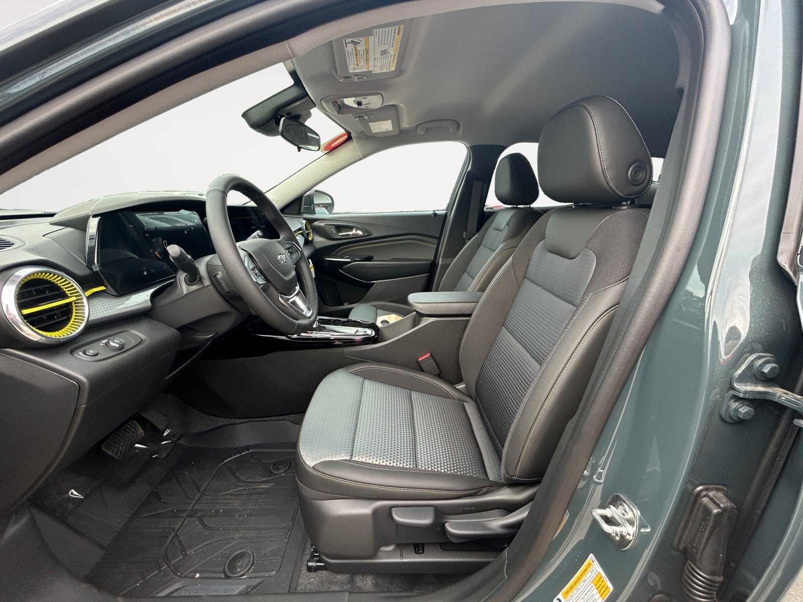 2026 Chevrolet Trax LT - Photo 9